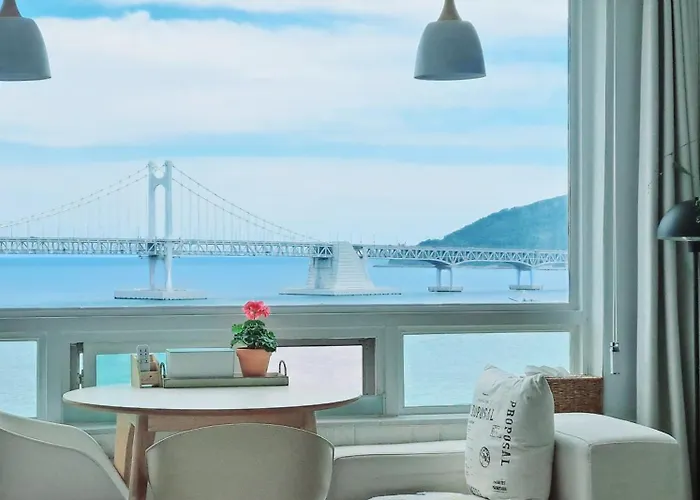 Gangali With View Of Gwangan Bridge